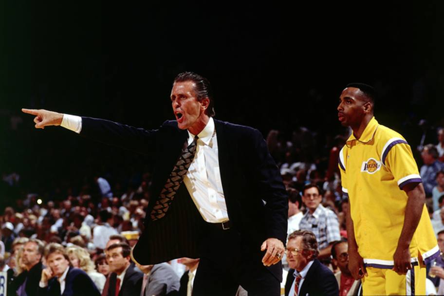 Riley lascia i Lakers nel 1990, dopo 533 partite in 727 gare, 4 titoli e 7 apparizioni alle Finals.